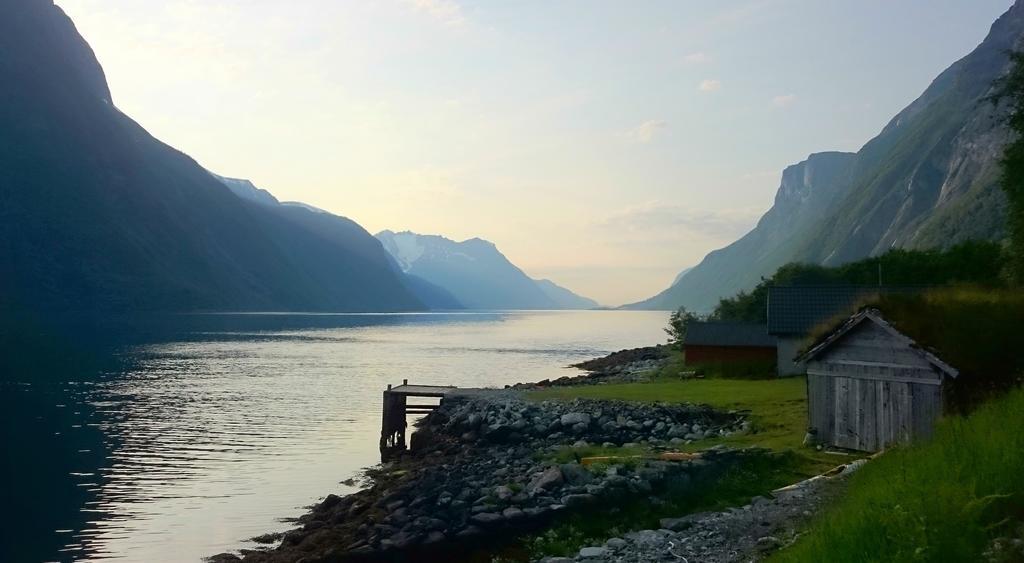 Hjorundfjord Hostel Bjorke Екстер'єр фото